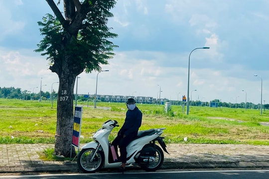 Nỗi lòng nhà đầu tư: Ôm đất khắp nơi nhưng không có tiền đi du lịch hè