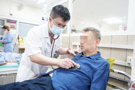 Bệnh nhân người Nga hồi phục thần kỳ nhờ tấm lòng y bác sĩ Bệnh viện Bạch Mai