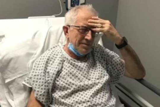 Người đàn ông mắc cả ung thư tuyến tiền liệt và ung thư vú