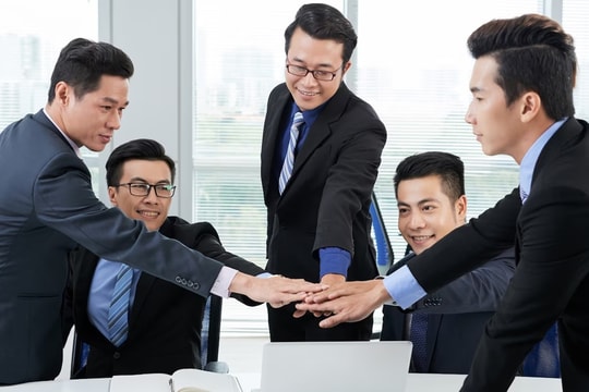 Hàng loạt lãnh đạo doanh nghiệp bất động sản lớn rời ghế nóng, điều gì đang xảy ra?