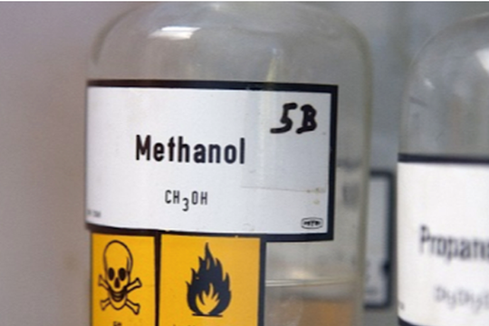 Cục An toàn thực phẩm đề nghị dừng lưu thông ngay rượu nghi ngờ gây ngộ độc