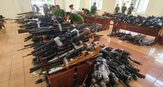 Điều kiện, trách nhiệm của người được giao sử dụng vũ khí, vật liệu nổ, công cụ hỗ trợ từ 01/01/2025