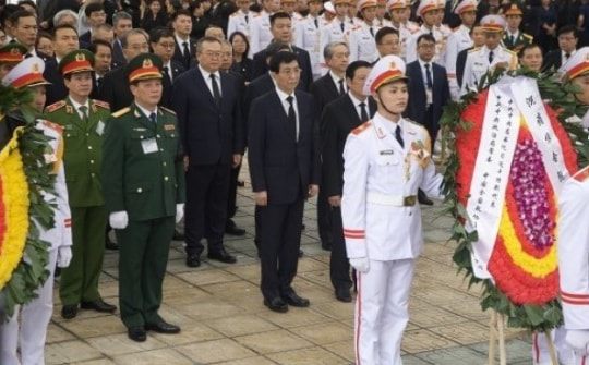 Đoàn Trung Quốc viếng Tổng Bí thư Nguyễn Phú Trọng