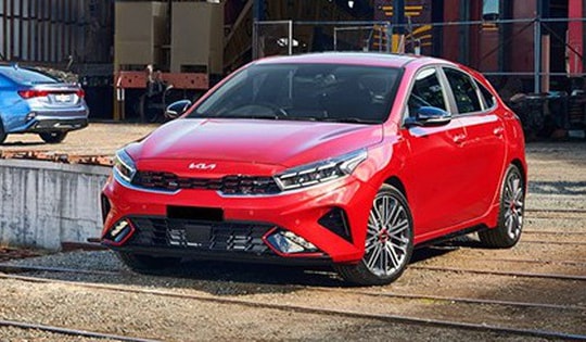 Giá lăn bánh Kia K3 mới nhất ra sao mà Mazda3 phải dè chừng doanh số?