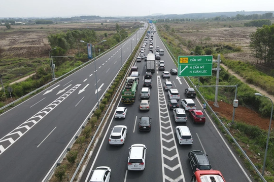 Đề xuất phân luồng tốc độ trên cao tốc