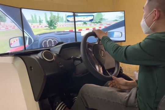 Khẩn trương triển khai đồng bộ việc sử dụng cabin học lái ô tô trong đào tạo lái xe