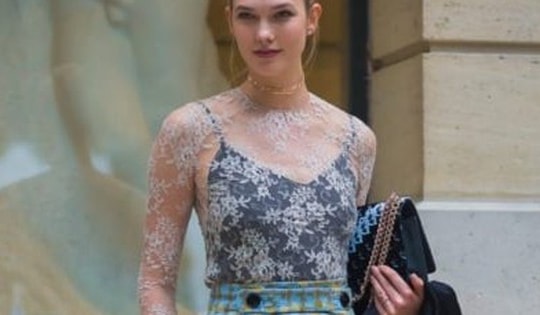 Cách phối đồ với chân váy bút chì