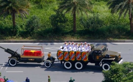 Khoảnh khắc đưa tiễn Tổng Bí thư Nguyễn Phú Trọng