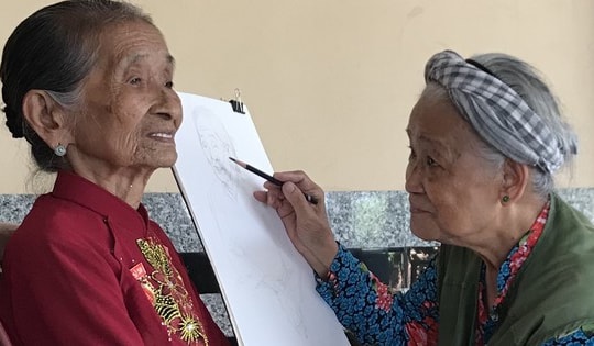 Chân dung các Mẹ Việt Nam Anh hùng qua nét vẽ của hoạ sĩ 76 tuổi
