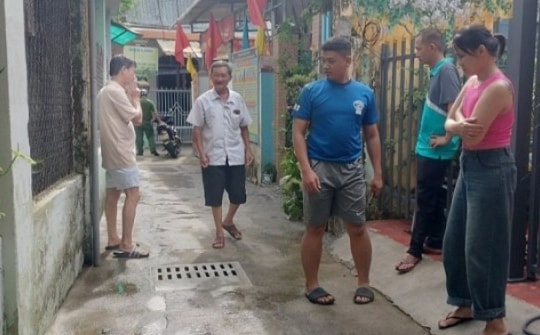 Vệt máu 'lạ' lộ tung tích nghi phạm giết người