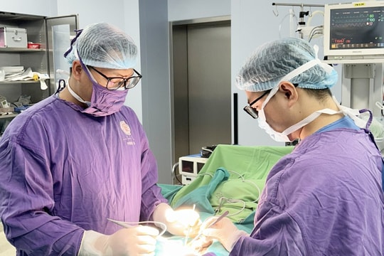 Nghiện rượu suốt 40 năm, người đàn ông mắc bệnh '25 nghìn ca mới có 1'