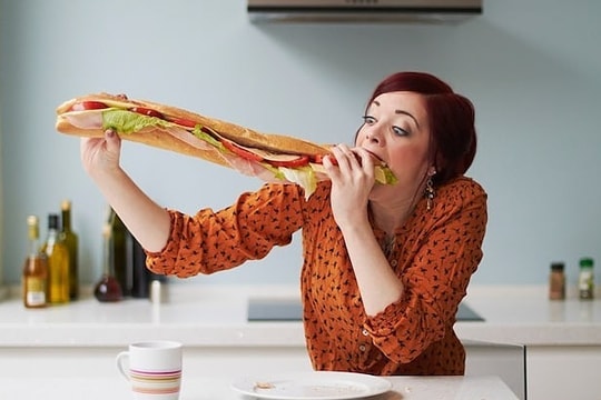 Thói quen ăn uống phổ biến khiến dễ béo, mắc ung thư