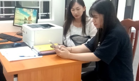 Bất ngờ nhận được hơn 300 triệu đồng trong tài khoản, cô gái vội đến công an trình báo