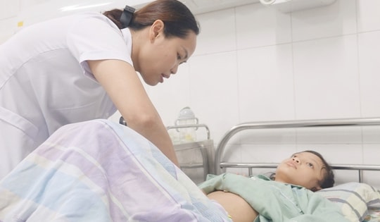 Hoa mắt chóng mặt, bé 9 tuổi ở Quảng Ninh đi khám bất ngờ phát hiện thiếu máu nặng do viêm loét dạ dày tá tràng