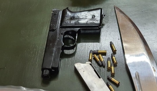 Mâu thuẫn trên mạng, dùng súng giải quyết ngoài đời thực