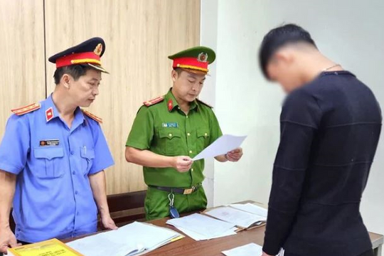 Đề xuất gắn vòng điện tử với người bị cấm đi khỏi nơi cư trú