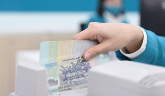 Gửi tiết kiệm 10 tỷ đồng ở ngân hàng nào nhận lãi cao nhất?