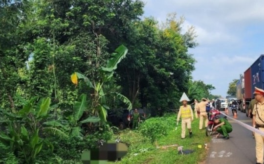 Gia đình 3 người tử vong sau va chạm với xe bán tải ở Đắk Lắk