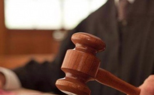 Truy tố người mẹ môi giới mại dâm, bán 'cái ngàn vàng' của con gái