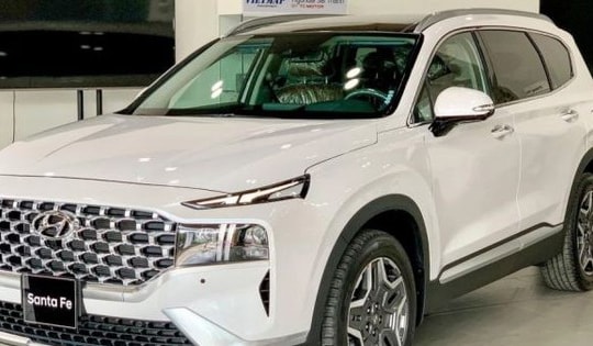 Giá lăn bánh Hyundai Santa Fe mới nhất đang rẻ kỷ lục bởi ưu đãi lớn, Toyota Fortuner, Ford Everest không còn cửa cạnh tranh doanh số