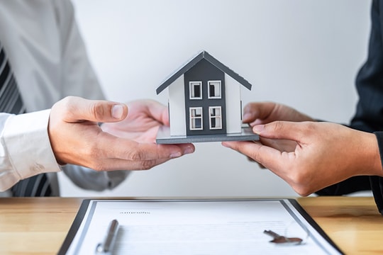 Quy định mới về cấp chứng chỉ hành nghề môi giới bất động sản từ 01/8/2024