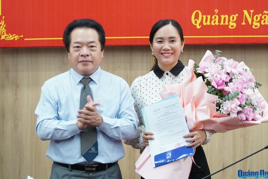 Bổ nhiệm nữ Trưởng phòng giữ chức Phó Chánh Văn phòng UBND tỉnh