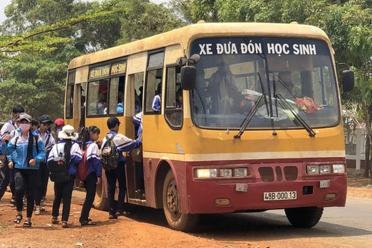Xe ô tô chở trẻ em mầm non, học sinh phải sơn màu gì?