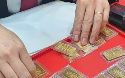 Lỗ trăm triệu đồng sau 1 năm vay vàng để mua nhà, xe