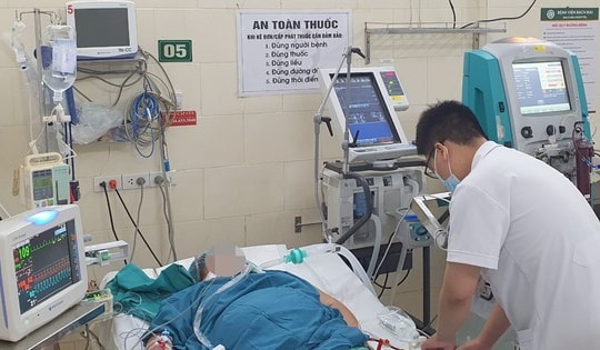 Sốt cao liên tục không đỡ, nhiều người nhập viện với biến chứng nặng từ căn bệnh sốt xuất huyết
