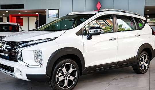 Giá lăn bánh Mitsubishi Xpander Cross mới nhất rẻ sập sàn kèm siêu ưu đãi, Suzuki XL7 chạy đua doanh số