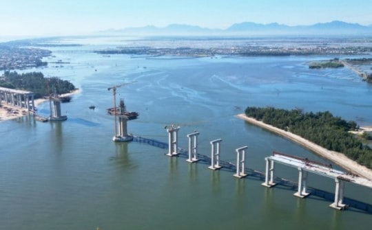 Cầu vượt biển dài nhất miền Trung sau 30 tháng thi công