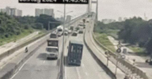 Camera ghi cảnh xe tải gây tai nạn liên hoàn, bốc cháy ngùn ngụt ở TPHCM