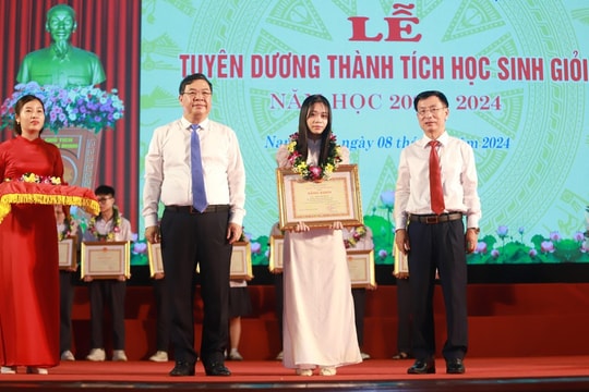 Nam Định tuyên dương học sinh giỏi tiêu biểu