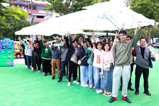 Dân văn phòng "săn" quà mua sắm online, đi taxi tại sự kiện VCB Digibank