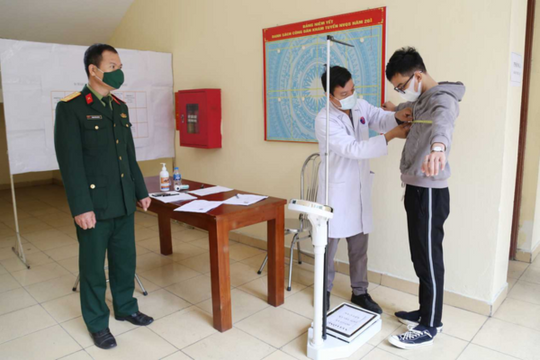 Người lao động khám nghĩa vụ quân sự rớt thì năm sau có phải khám lại?