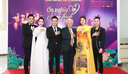 Hồ Quỳnh Hương, Lưu Hương Giang cùng báo hiếu cha mẹ bằng tiếng hát trong mùa Vu lan