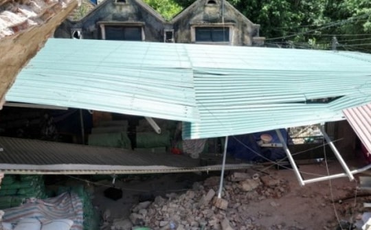 Hiện trường nhà xưởng sập khiến hai người tử vong