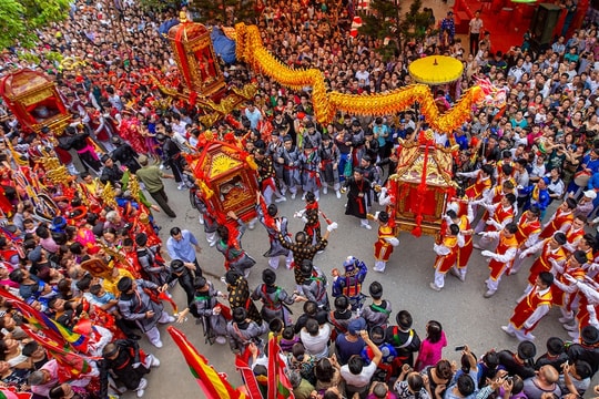 Thủ tướng chỉ đạo nghiên cứu, bổ sung quy định trách nhiệm quản lý tiền công đức của chính quyền địa phương