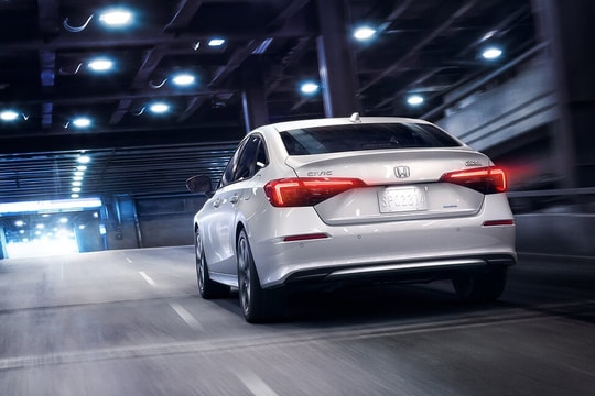 Honda Việt Nam tiếp tục cuộc chơi hybrid với Honda Civic