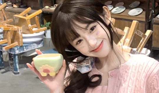 Hot girl gây sốt MXH vì khoảnh khắc giống Trịnh Sảng, có người lại nhìn ra Kim Ji Won