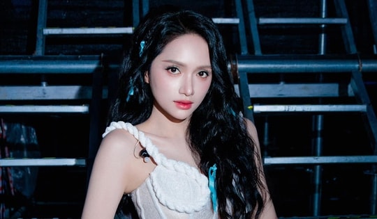 Hương Giang nói về việc 'ngang hàng' với Hà Hồ, phản ứng khi được gọi bằng danh xưng của 'bà trùm Hoa hậu'