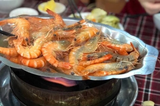 Ăn tôm cá hấp bia, có tạo nồng độ cồn trong hơi thở?