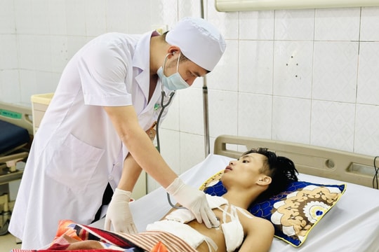 4 giờ căng thẳng cứu thanh niên bị vỡ tim, dập phổi