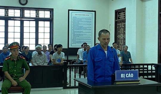 Đâm Phó Chánh án TAND huyện, lĩnh án 13 năm tù