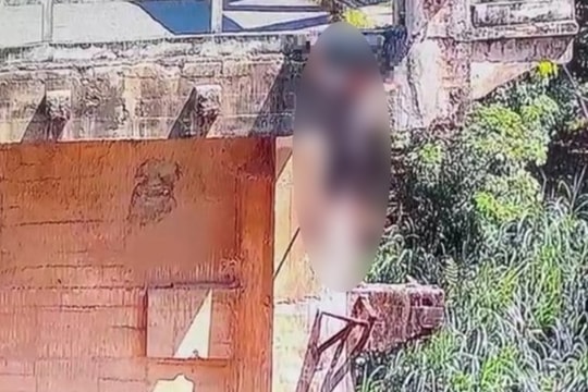 Diễn biến nóng vụ nam thanh niên để lại bút tích "con nợ mẹ" rồi nhảy cầu ở Bình Dương