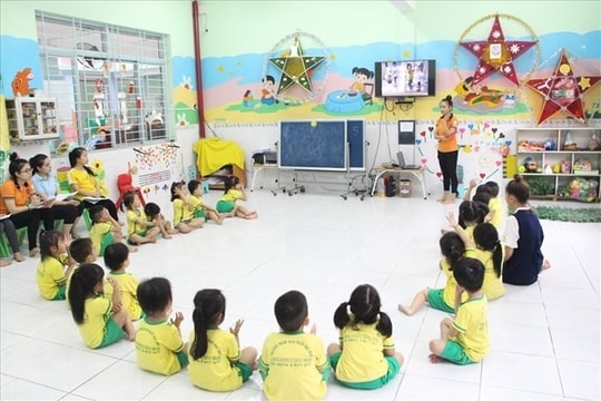 Miễn học phí cho trẻ em mẫu giáo 5 tuổi (Kết luận 91)