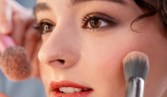 Trang điểm có thể ảnh hưởng đến da thế nào?