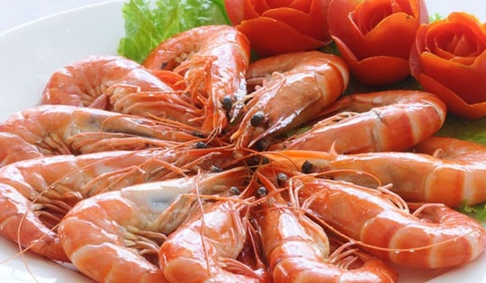 Món tôm hấp kiểu này vừa ngọt, thơm lại chắc nịch, đảm bảo ăn một lần thích mê