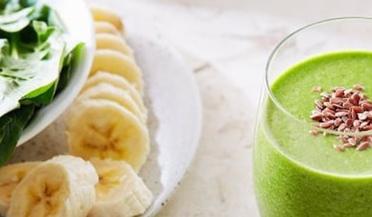 Cách làm sinh tố cải bó xôi vừa ngon vừa đẹp da, gọn dáng