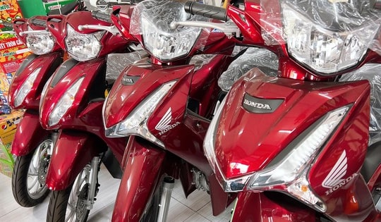 Giá xe Future 125 mới nhất giảm mạnh, Wave Alpha và RSX lo lắng cạnh tranh